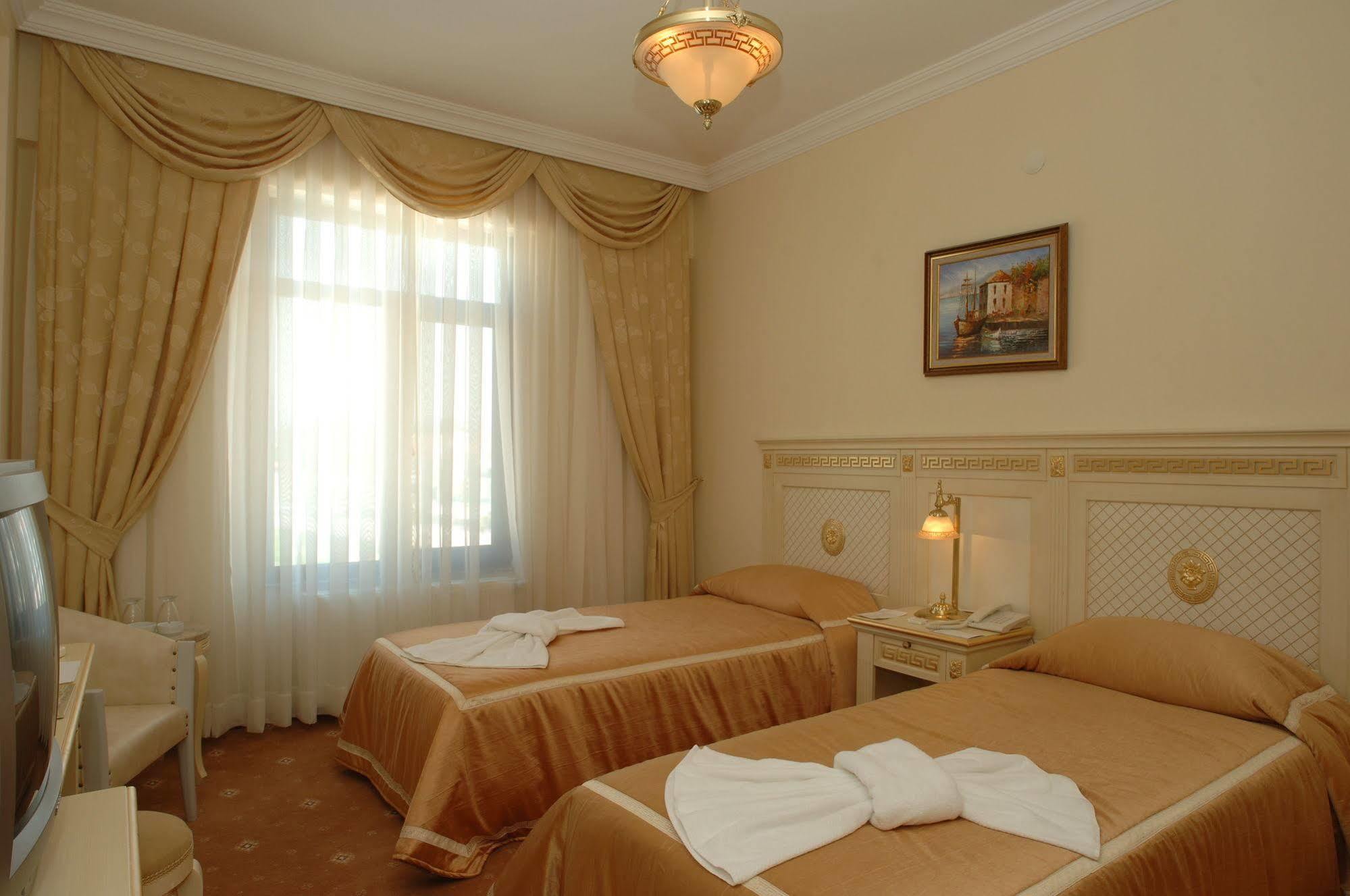 Gure Saruhan Thermal Akçay Kültér fotó